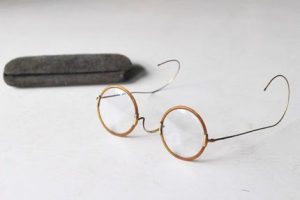 ブログ　オシャレアイテムとしてのメガネの魅力